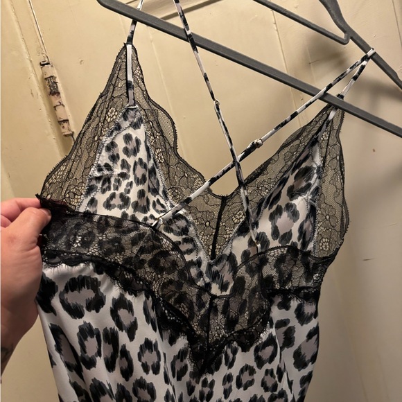 Victoria’s Secret leopard print slip dress,excellent condition, small size - Picture 6 of 13